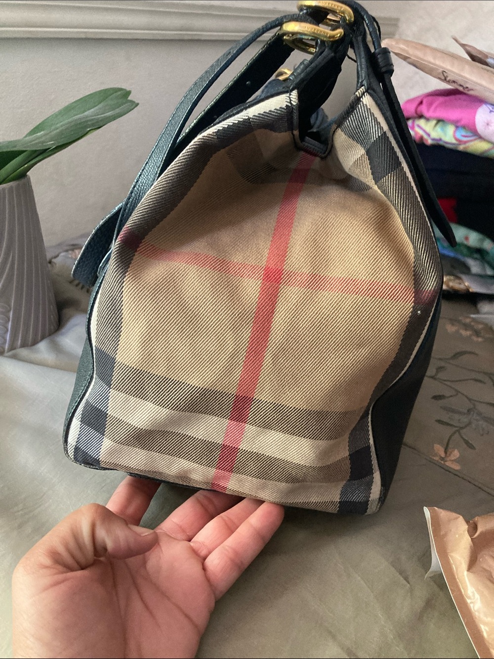 (Reposh) from @jebwa Burberry calfskin Canterbury tote. 😍 - Picture 5 of 17